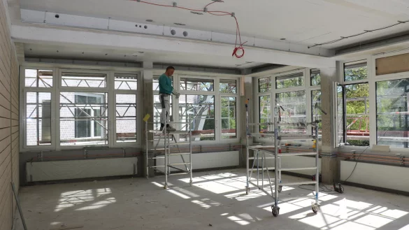 Die Schadstoffe im sogenannten &bdquo;alten Neubau" am Leopoldinum sind raus, nun werden die R&auml;ume in der &ouml;stlichen Geb&auml;udeh&auml;lfte wieder hergerichtet. - &copy; Till Sadlowski
