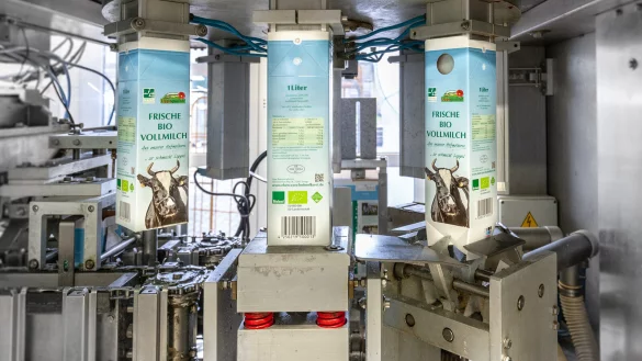 Blick in die Hofmolkerei der gemeinn&uuml;tzigen Firma "Lippe regional" auf dem Gel&auml;nde des Meierhofs in Lemgo. Hier wird Eben-Ezer-Milch abgef&uuml;llt. Doch es droht die Schlie&szlig;ung - die Verkaufszahlen sind eingebrochen. Inflation und &Auml;ngste vor steigenden Energiekosten werden hierf&uuml;r verantwortlich gemacht. - &copy; Lippe regional