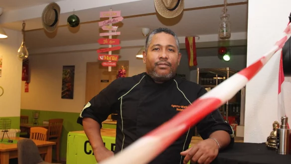 Fernando Calder&oacute;n will sich mit seinem jungen Restaurant Calpi-Burger in Hohenhausen von Corona und den Beschr&auml;nkungen nicht unterkriegen lassen. - &copy; Jens Rademacher