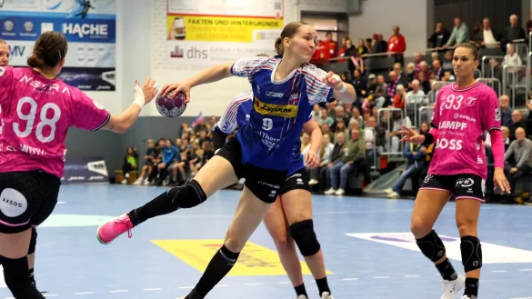 Wie lange f&auml;llt Nieke K&uuml;hne, hier im Dress der HSG Blomberg-Lippe, aus? Diese Frage kann zurzeit noch nicht beantwortet werden. - &copy; Paul Cohen