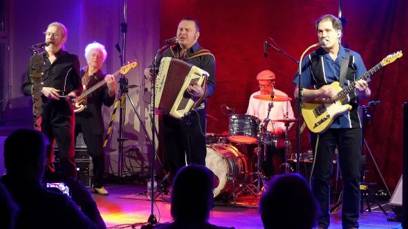 Michael Roth (von links), Volker Schuh, Stefan Hiss, Bernd &Ouml;hlenschl&auml;ger und Janni Petsos in Aktion. - &copy; Rudi Rudolph