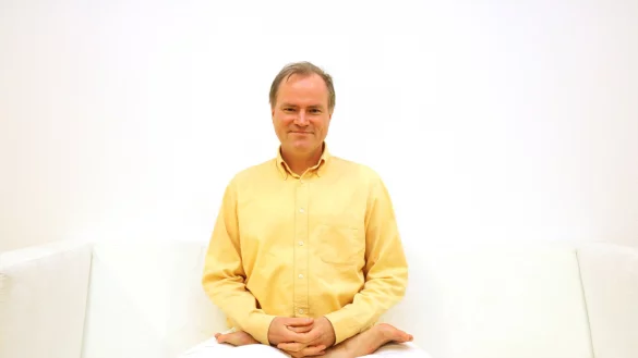  Der Leiter des „Yoga Vidya" in Bad Meinberg, Volker Bretz. - © Guntmar Wolff