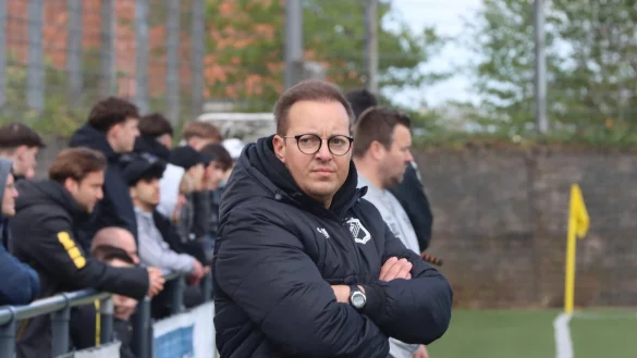 Trainer mit Leidenschaft: Christoph Zimmermann ist ein ganz wichtiger Mann für SuS Pivitsheide. - © Sebastian Lucas