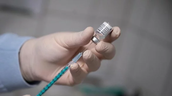 Corona-Impfung - &copy; Foto: Sebastian Gollnow/dpa