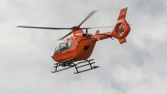 Schnelle Hilfe aus der Luft: Der Rettungshubschrauber aus Bielefeld ist im vergangenen Jahr 120 Mal im Kreis Lippe im Einsatz gewesen. Nicht nur Unfallopfer werden transportiert. - &copy; Uwe Dillenberg