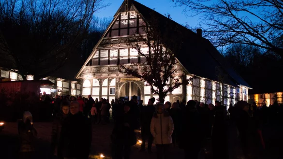 Die Besucher loben die malerische Stimmung. - © Raphael Bartling