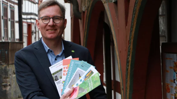 Jochen Brunsiek leitet nun die Kulturagentur Lippe mit ihrem vielfältigen Angebot - von der Sommerakademie bis zu Aktionen des Kulturstellwerkes. - © Martin Hostert