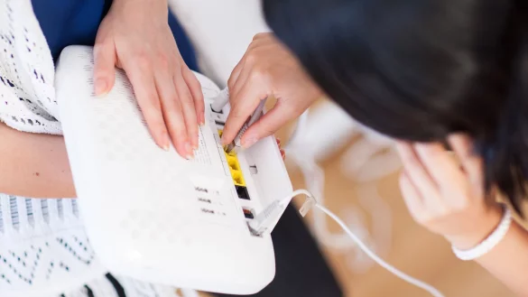 Router einrichten - &copy; Foto: Christin Klose/dpa-tmn