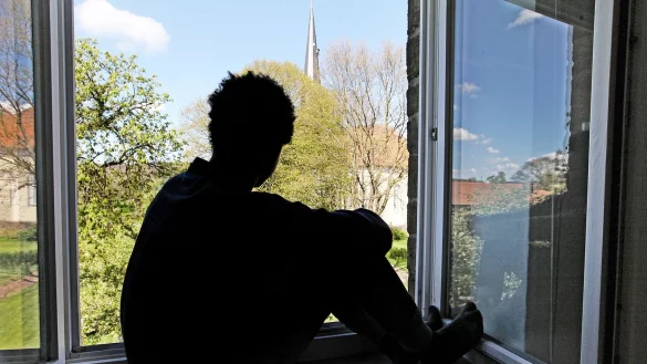 Zuflucht auf Zeit: Mohammed Mutari wohnt derzeit im Pfarrhaus der Kirchengemeinde Cappel. Hier fühlt er sich geborgen – zum ersten Mal nach Jahren, und er möchte unerkannt bleiben. - © Bernhard Preuß