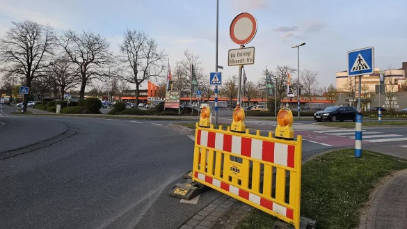 Erst stand hier "Frei bis Dieselstraße" - dumm nur, dass in Fahrtrichtung Detmold eine Einbahnstraßen-Regelung gilt. Jetzt ist zumindest klar, dass man auf der Bundesstraße nicht direkt bis nach Detmold fahren kann. - © Astrid Sewing