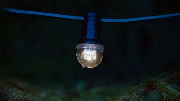 Lichterkette - &copy; Foto: Arno Burgi