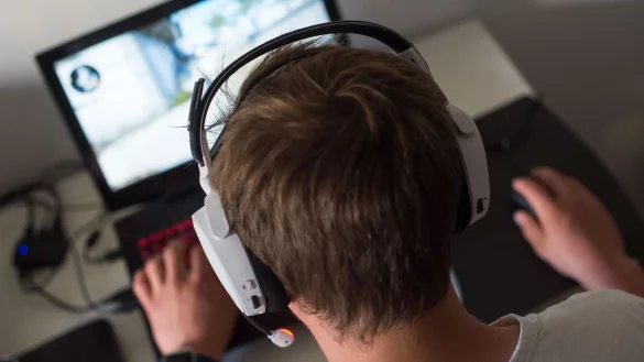 Gamer - &copy; Foto: Lino Mirgeler