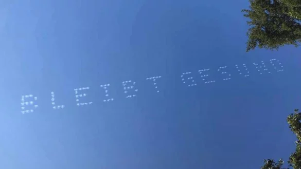 Kunstwerke am Himmel - &copy; Foto: -/Skytexter/dpa