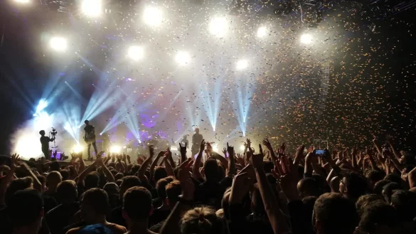 - &copy; Kirsten Fuhrmann