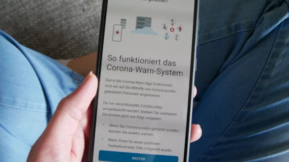 Wer sich mit dem Virus infiziert hat, sollte das Ergebnis in der App angeben, damit andere Nutzer &uuml;ber den Kontakt informiert werden k&ouml;nnen. - &copy; Jemima Wittig