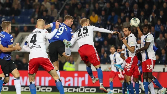Arminia Bielefeld - Hamburger SV - &copy; Foto: Friso Gentsch/dpa