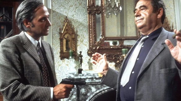 Walter Richter (r.) als Hauptkommissar Trimmel und Paul Albert Krumm (l.) in der ersten &bdquo;Tatort"-Folge &bdquo;Taxi nach Leipzig". - &copy; Scharlau/NDR/dpa