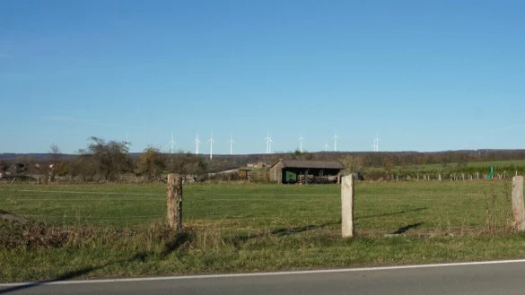 So soll der Windpark Gausek&ouml;te von der Langetalstra&szlig;e in Schlangen aus aussehen. - &copy; Westfalen-Wind