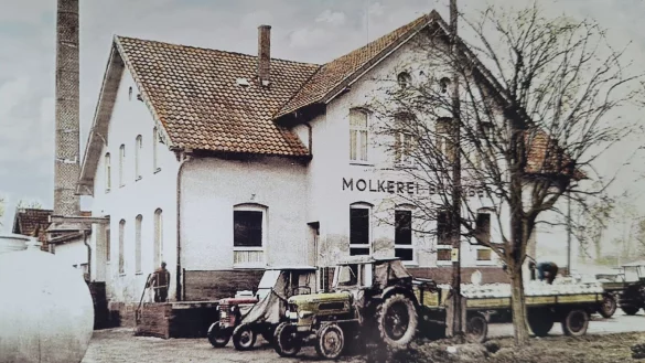 An der alten Molkerei auf dem heutigen Tippenhauer-Gelände teilte Stadtkommandant Wilhelm Große-Brauckmann den Amerikanern die Kapitulation Blombergs mit. - © Fotorechte: Stadtarchiv/Repro: Marianne Schwarzer