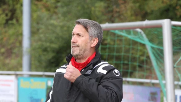 Kann mit dem ersten externen Neuzugang planen: Blombergs Trainer Richard Soethe. - © Sebastian Lucas