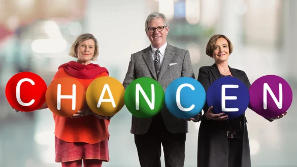 Initiatoren: Heike Kahl (Gesch&auml;ftsf&uuml;hrerin der Deutschen Kinder- und Jugendstiftung, v. l.), Andreas Schl&uuml;ter (Generalsekret&auml;r des Stifterverbandes) und Petra Horn (Vorstand SOS-Kinderd&ouml;rfer weltweit). - &copy; Bildungslotterie