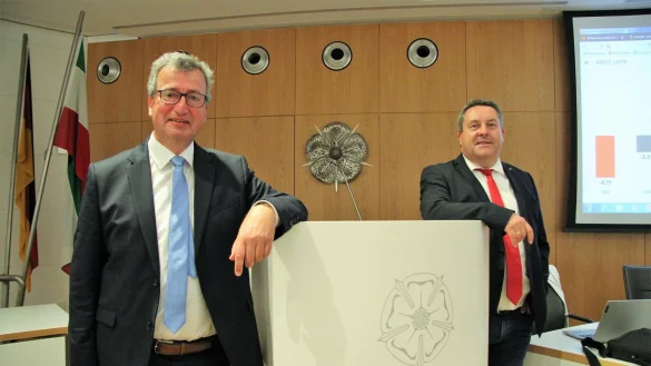 Entscheidung am 27. September: Jens Gnisa ( links) und Amtsinhaber Dr. Axel Lehmann gehen in 14 Tagen in die Stichwahl. Der Sozialdemokrat erreichte 40,3 Prozent der Stimmen, sein christdemokratischer Herausforderer 32,8 Prozent.&nbsp; - &copy; Dirk Baldus