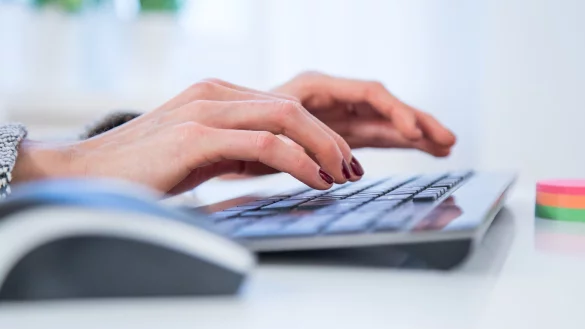 Forderungen freundlich formulieren - &copy; Foto: Christin Klose/dpa-tmn