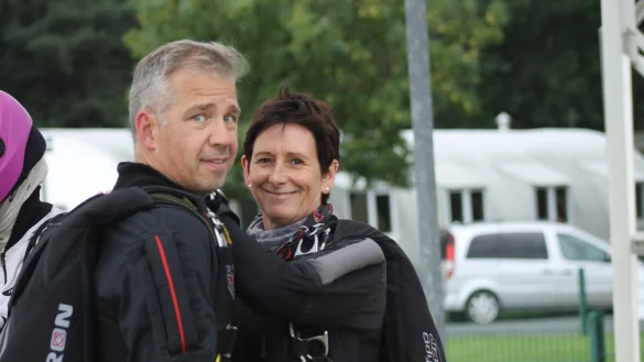 Eingespieltes Team: Andreas Wolf und seine Lebensgef&auml;hrtin Kerstin Rudolpf in ihren Springeranz&uuml;gen. - &copy; Karin Prignitz