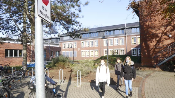 Digitaler Vorreiter: Am Gymnasium Harsewinkel k&ouml;nnte Unterricht zur Zeit bereits auch digital, chancengerecht und mit hohem Infektionsschutz laufen. Aber das Land gibt Pr&auml;senz vor. - &copy; Burkhard H&ouml;ltzenbein