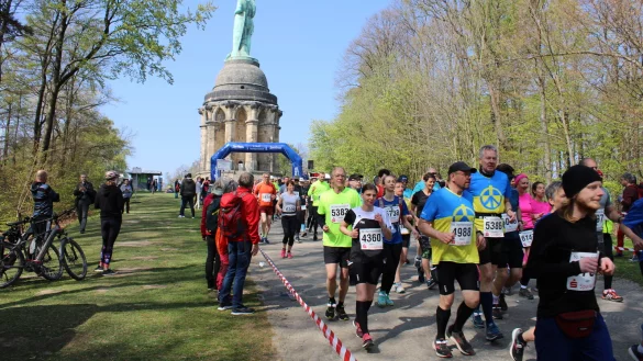 Der Hermannslauf startet traditionell in Detmold. - © Archivfoto: Philipp Kersten