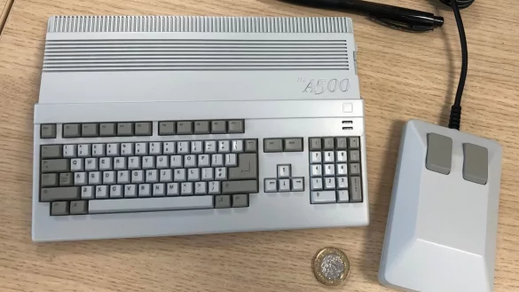 The A500 Mini: Retro Games legt Amiga 500 neu auf - &copy; Foto: Koch Media/dpa-tmn