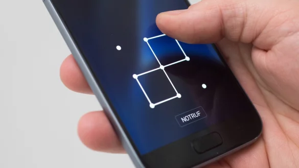 Wischcode-Eingabe - &copy; Foto: Andrea Warnecke/dpa-tmn