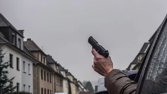 Mit einer Schreckschusspistole sorgte ein Bielefelder für einen Polizeieinsatz im Bielefelder Westen. - © Symbolfoto: Paul Brinkmann
