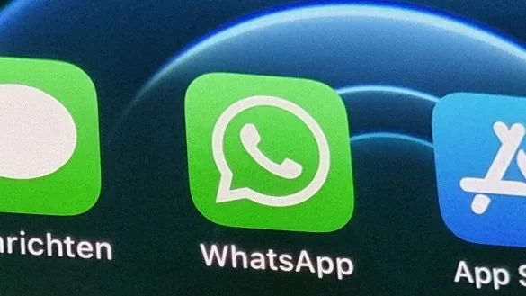 WhatsApp - &copy; Foto: Christoph Dernbach/dpa