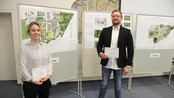 Jona Weidmann und Stephan L&ouml;nek konnten mit ihrem Entwurf des Klinikgartens mit Rundweg, Gradierwerk und Garten der Sinne &uuml;berzeugen. - &copy; Kirsten Fuhrmann