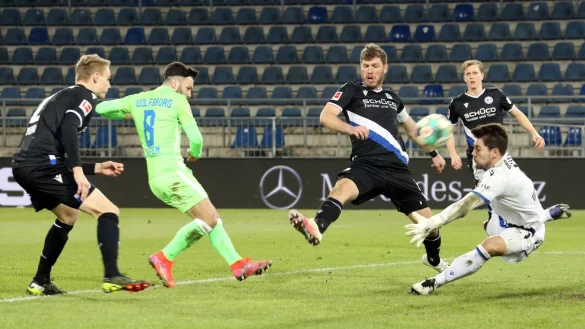 Arminia Bielefeld - VfL Wolfsburg - &copy; Foto: Friso Gentsch/dpa