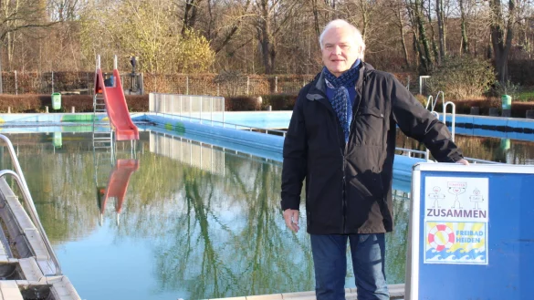 Vorstandsmitglied Manfred Hempelmann blickt zuversichtlich in die Zukunft. Die Unterst&uuml;tzung der B&uuml;rger ist der Freibadinitiative Heiden sicher. - &copy; Sandra Castrup