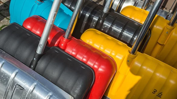 Schneeschieber im Test - &copy; Foto: selbst ist der Mann/dpa-tmn