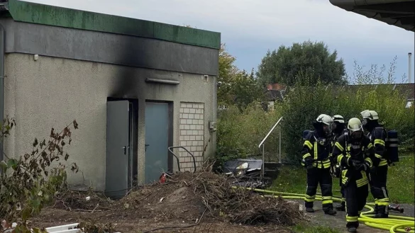 In dem alten Umspannungswerk hat Unrat gebrannt. - &copy; Feuerwehr Detmold
