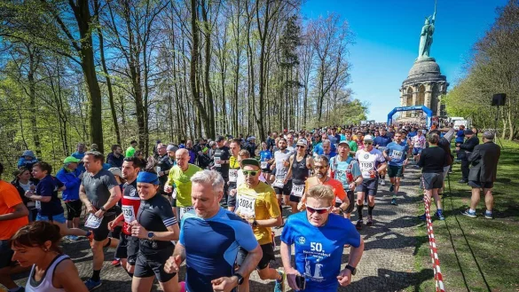 Viele Sportlerinnen und Sportler bereiten sich auf den Hermannslauf vor. Drei von ihnen verraten ihre liebsten Trainingseinheiten. - © Larissa Kirchhoff