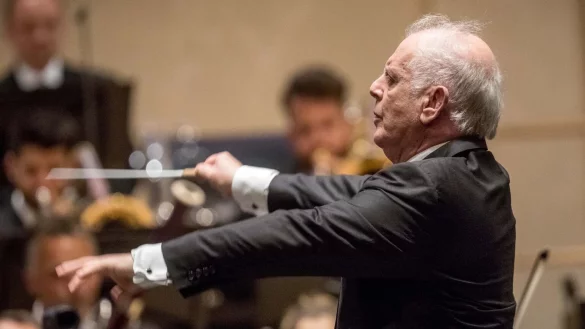 Dirigent Daniel Barenboim - &copy; Foto: Michael Kappeler/dpa