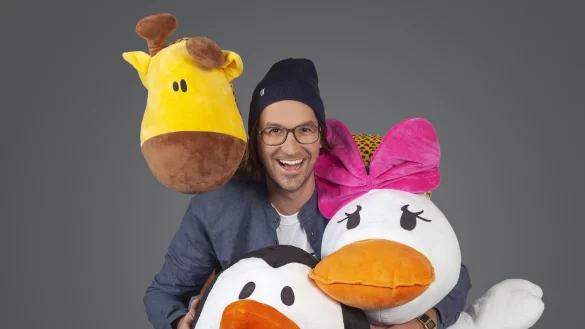 Simon Horn alias "herrH" kommt am Sonntag, 2. Juli, in den Emmerauenpark. - &copy; herrH