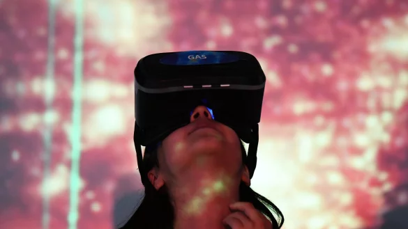 Opera gibt VR-Inhalte direkt auf Brille - &copy; Foto: Ralf Hirschberger/dpa