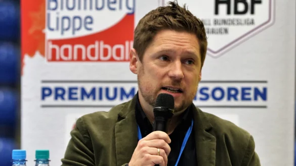 Torben Kietsch, Gesch&auml;ftsf&uuml;hrer des Frauenhandball-Bundesligisten HSG Blomberg-Lippe, &auml;u&szlig;ert sich zu den Chancen, im Europapokal weiterzukommen - &copy; Oliver K&ouml;nig