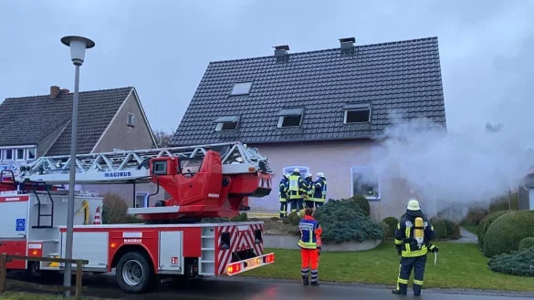 Feuer in der&nbsp; Schulstra&szlig;e in D&ouml;rentrup-Spork. - &copy; Feuerwehr D&ouml;rentrup
