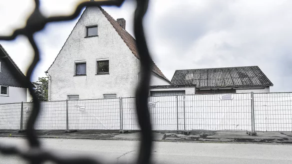 In diesem Haus in Höxter-Bosseborn lebten Wilfried und Angelika W. - © Archifoto: Christian Weische