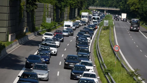 Autobahn 24 - &copy; Foto: Daniel Bockwoldt/dpa