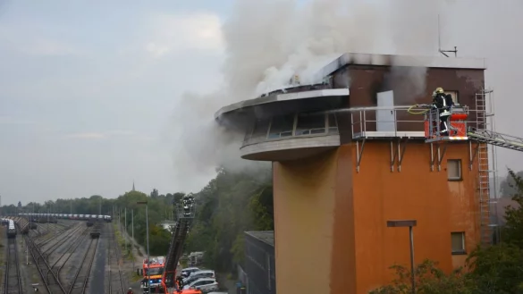 Brand im Stellwerk Mühlheim - © Feuerwehr Mühlheim an der Ruhr