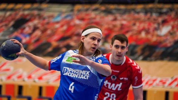 Bjarki Mar Elisson macht mit diesem Siebenmeter den Ausw&auml;rtserfolg perfekt. - &copy; Harry Reis