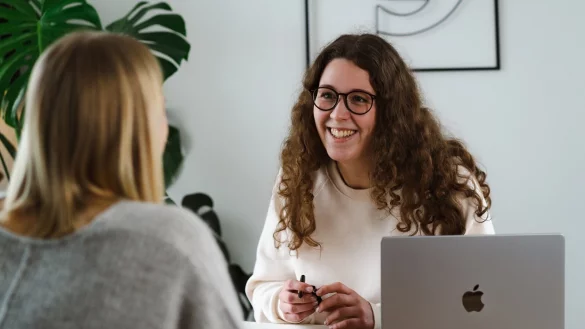 Im Einsatz als Sport-Mentaltrainerin: Die aus Asemissen stammende Merle Berg unterstützt auch lippische Vereine. - © Merle Berg